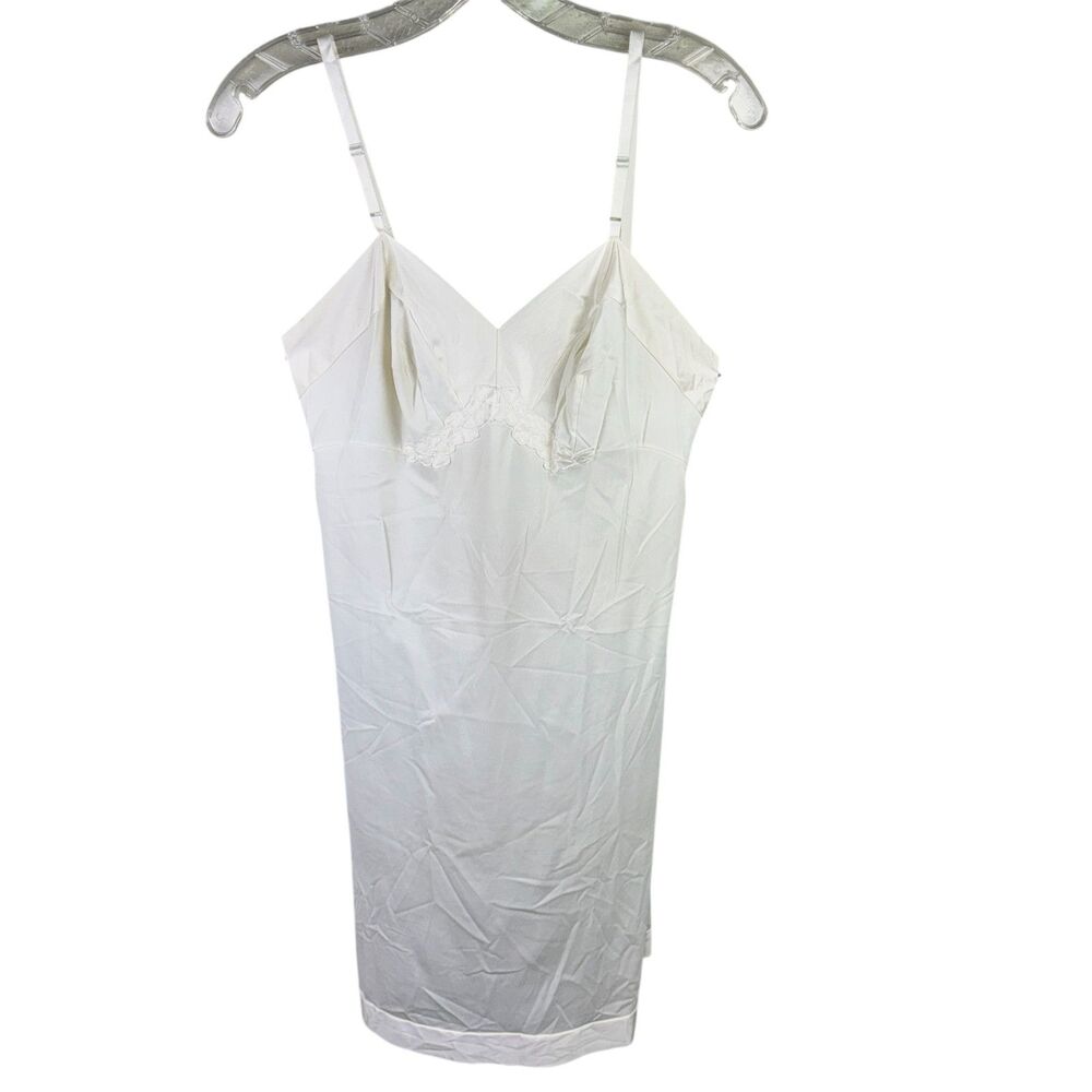 Vintage VANITY FAIR Full Slip Dress BEIGE Lace Small NYLON Adjustable 32
